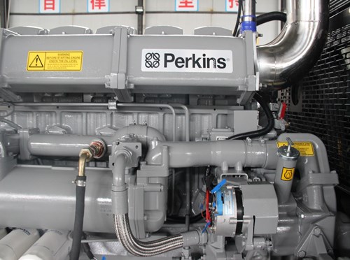 阜康频率波动时，发电机组有哪些保护措施？